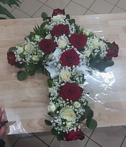 Croce grande rose miste 90€